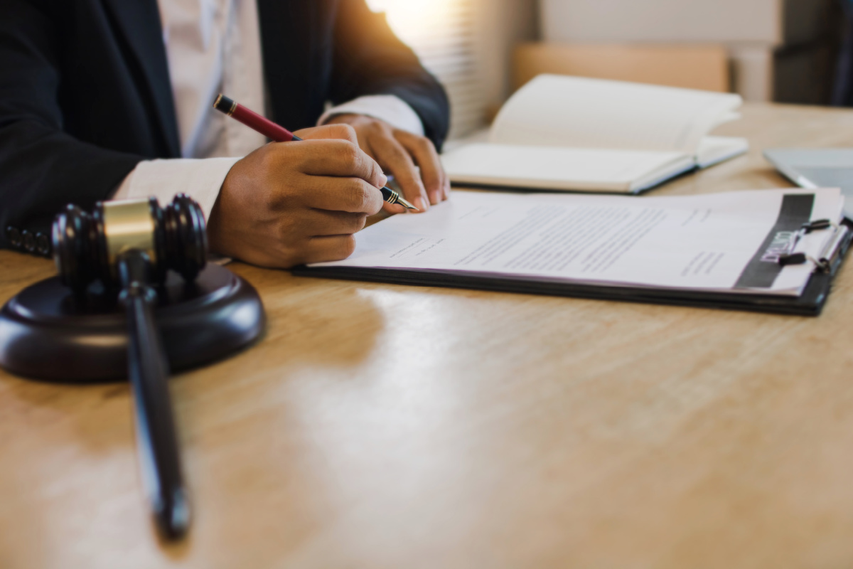 Lawyer doing paperwork for Trust administration in Illinois